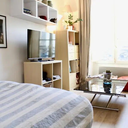Charming Studio Near Republique Paris