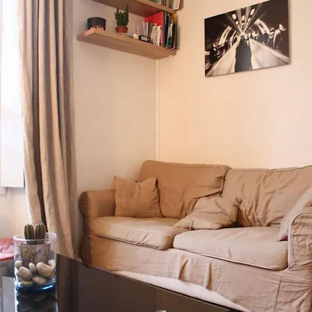 Charming Studio Near Republique Paris