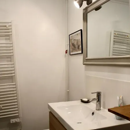 Apartment Charming Studio Near Republique